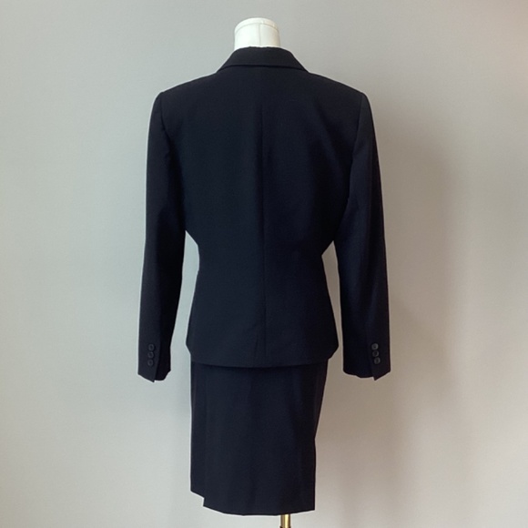 Tahari Petite Suit Separates - 4 Piece Set - Jacket, Pants, 2 Skirts - Picture 5 of 15